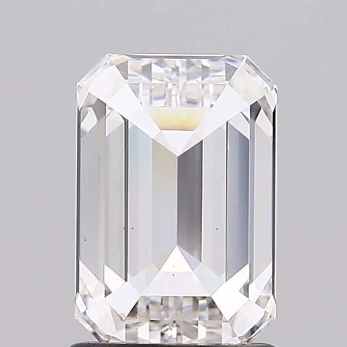 1.61-CARAT Emerald DIAMOND