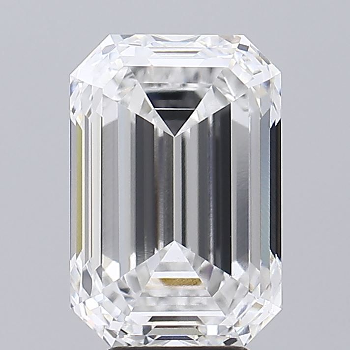 7.45-CARAT Emerald DIAMOND