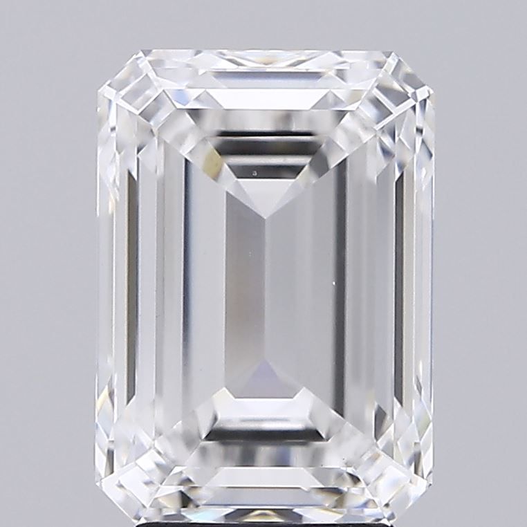 4.56-CARAT Emerald DIAMOND