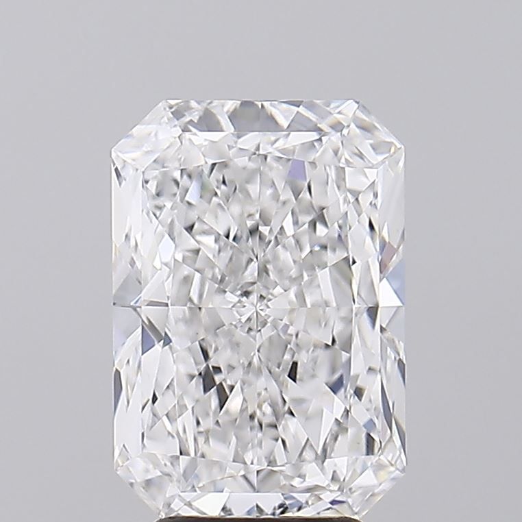 4.58-CARAT Radiant DIAMOND