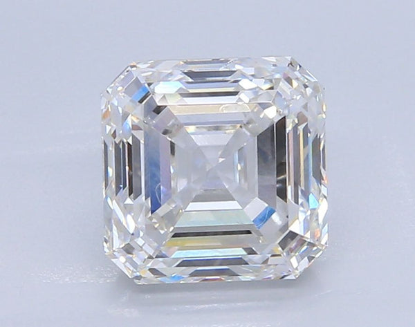 2.35-CARAT Square emerald DIAMOND